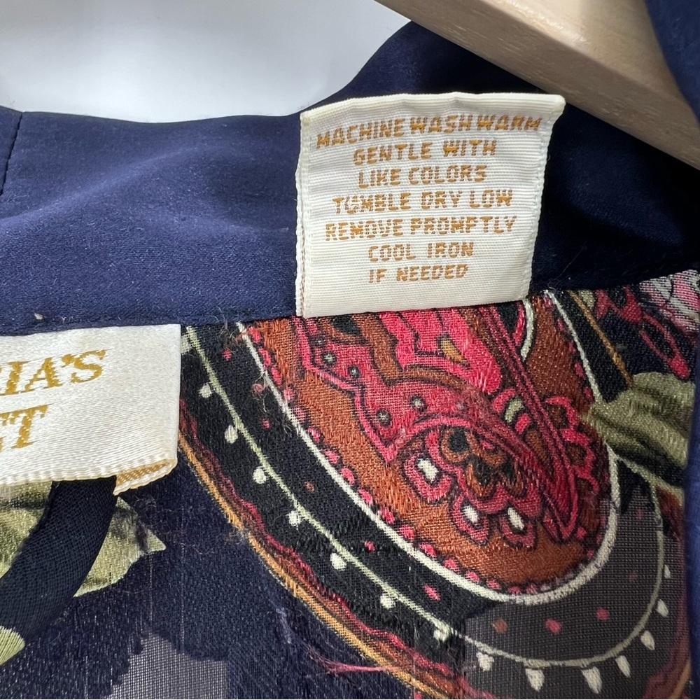 Victoria’s Secret Gold Label Vintage Floral Rose Lingerie‎ and Bathrobe - Picture 6 of 16